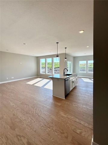 500 SW Amara Drive, Blue Springs, MO 64064