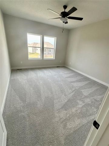500 SW Amara Drive, Blue Springs, MO 64064