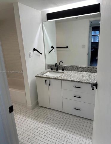 210 174th Street M11, Sunny Isles Beach, FL 33160