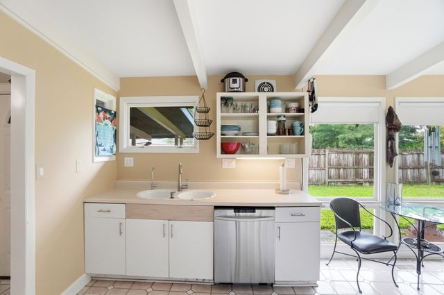 2451 Edgevale Road, Columbus, OH 43221