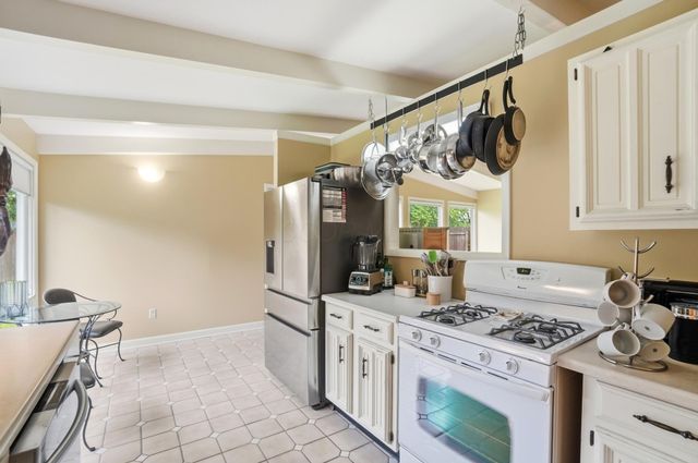 2451 Edgevale Road, Columbus, OH 43221