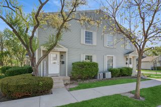 1171 Bunker Hill Court D, Wheaton, IL 60189