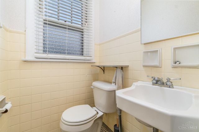 1237 Carson Avenue, Cincinnati, OH 45205