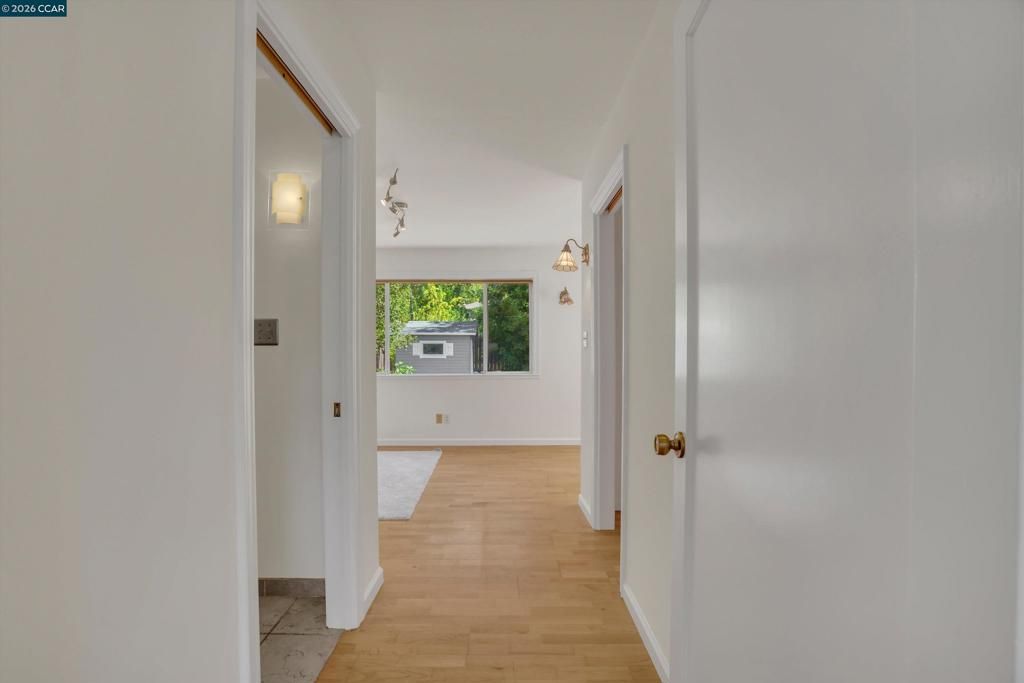 Image 17 of property listing at 144 Roslyn Dr, Concord, CA 94518