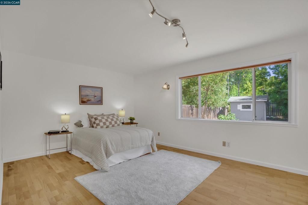 Image 19 of property listing at 144 Roslyn Dr, Concord, CA 94518
