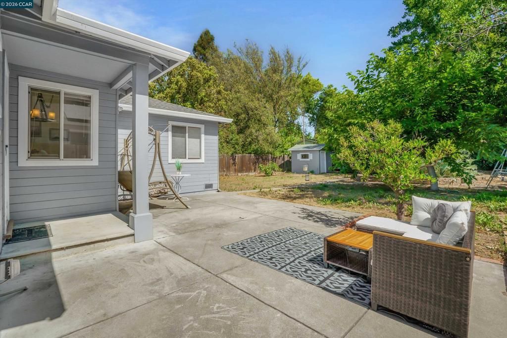 Image 23 of property listing at 144 Roslyn Dr, Concord, CA 94518