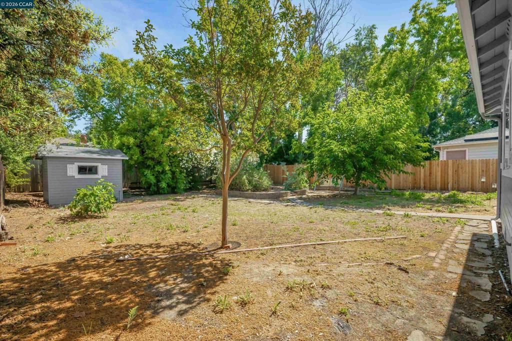 Image 26 of property listing at 144 Roslyn Dr, Concord, CA 94518