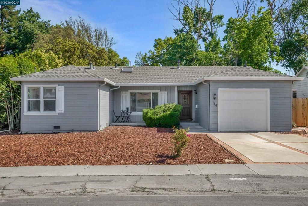 Image 34 of property listing at 144 Roslyn Dr, Concord, CA 94518