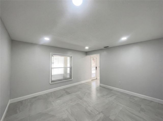 8286 SETTLERS CREEK LOOP, Lakeland, FL 33810