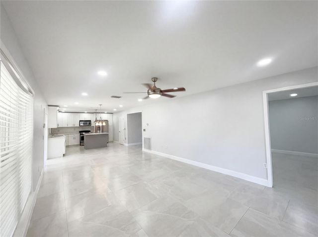 8286 SETTLERS CREEK LOOP, Lakeland, FL 33810