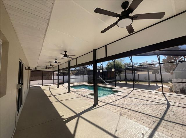 8286 SETTLERS CREEK LOOP, Lakeland, FL 33810