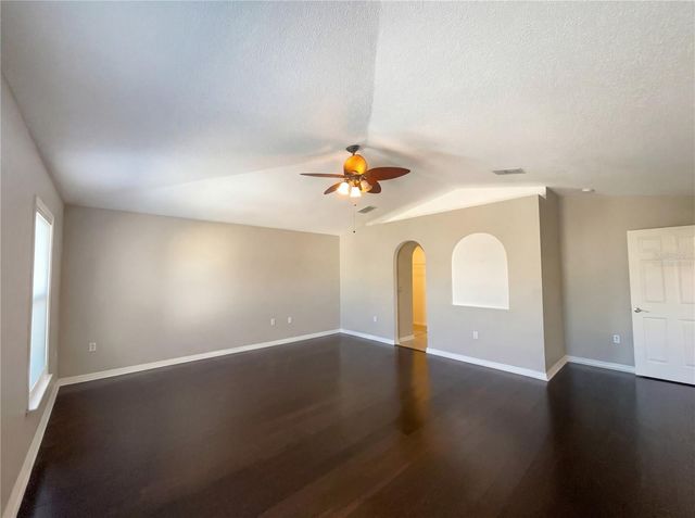 8286 SETTLERS CREEK LOOP, Lakeland, FL 33810