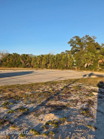 802 Beach Drive, Gulfport, MS 39507