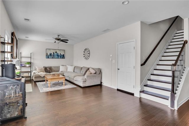 21 McGregor Cove, Newnan, GA 30265