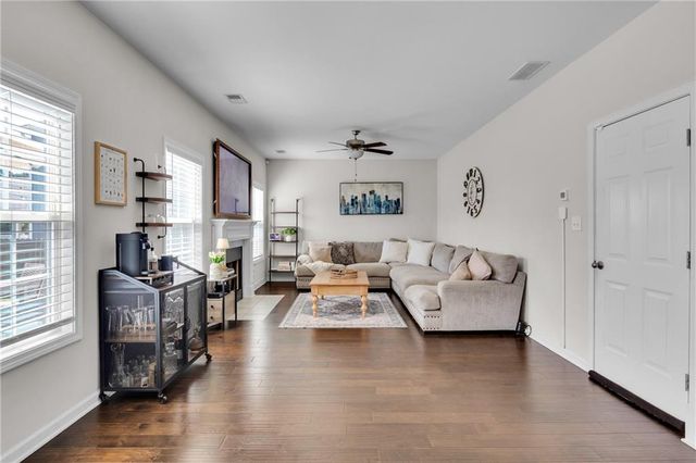 21 McGregor Cove, Newnan, GA 30265