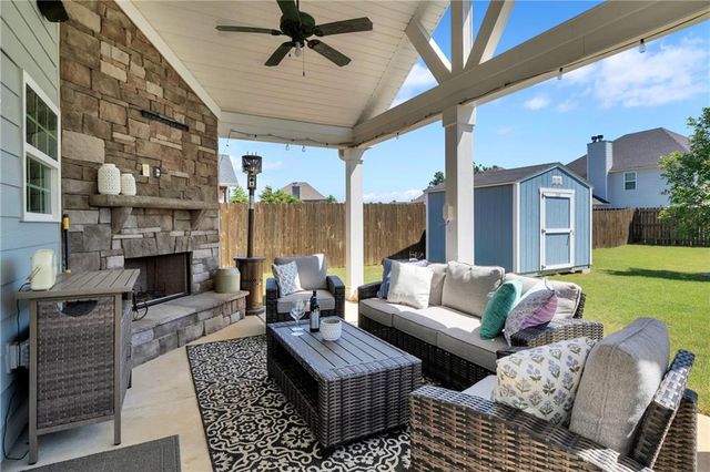 21 McGregor Cove, Newnan, GA 30265