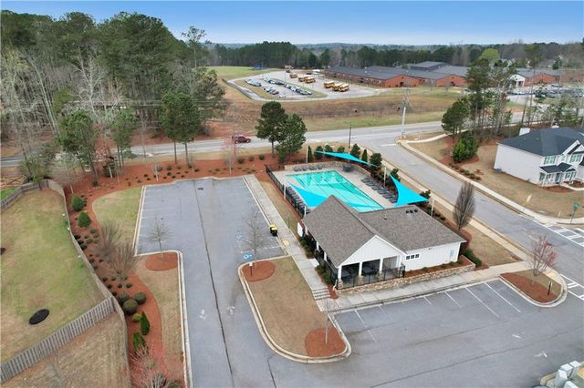 21 McGregor Cove, Newnan, GA 30265