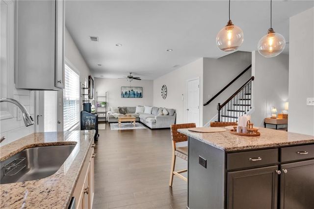 21 McGregor Cove, Newnan, GA 30265