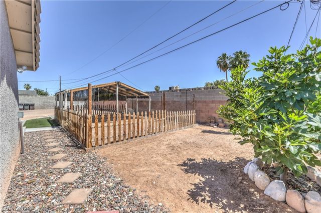 4465 East Cleveland Avenue, Las Vegas, NV 89104