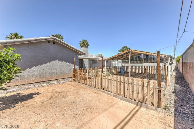 4465 East Cleveland Avenue, Las Vegas, NV 89104