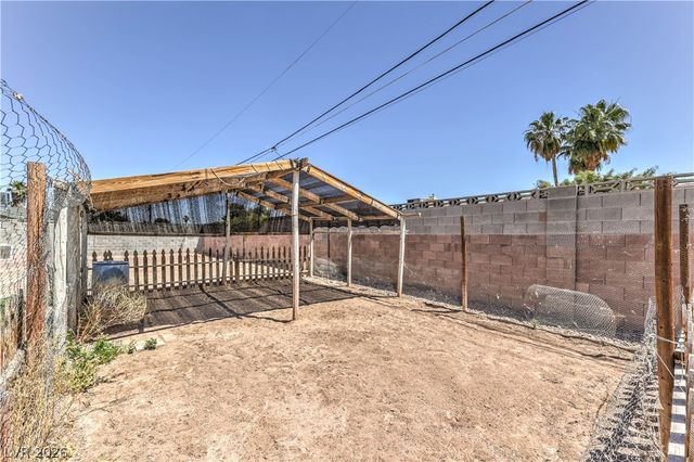 4465 East Cleveland Avenue, Las Vegas, NV 89104
