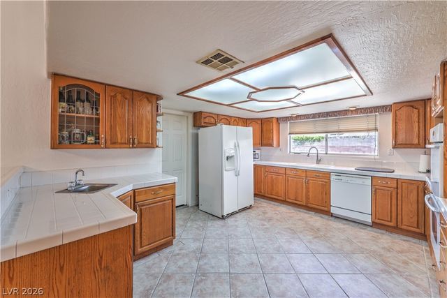 4465 East Cleveland Avenue, Las Vegas, NV 89104