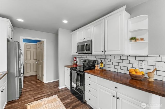 15837 104th Avenue SE, Yelm, WA 98597