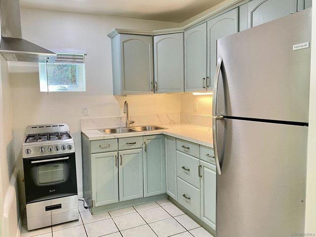 2966 E St, San Diego, CA 92102