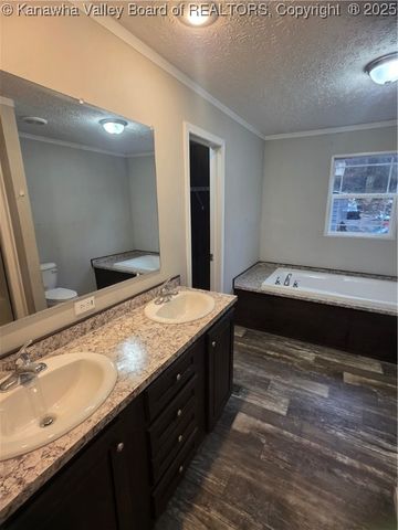 35 Lakeshore Drive, Chapmanville, WV 25508