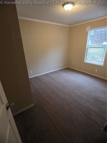 35 Lakeshore Drive, Chapmanville, WV 25508