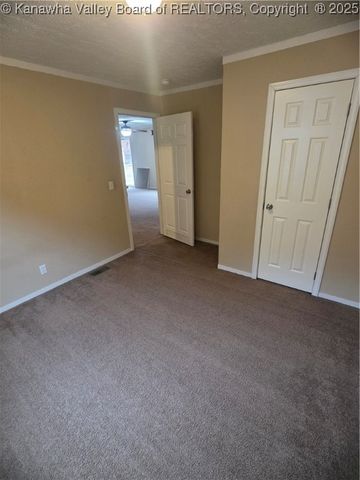 35 Lakeshore Drive, Chapmanville, WV 25508