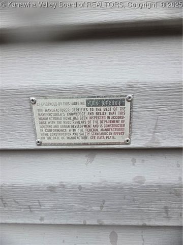 35 Lakeshore Drive, Chapmanville, WV 25508