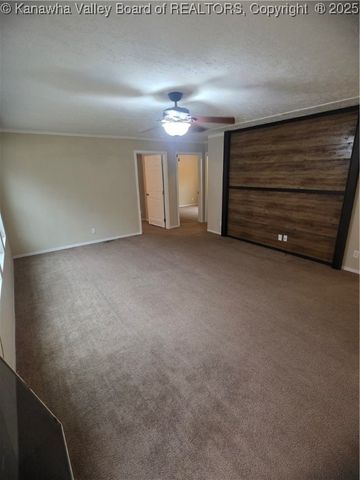 35 Lakeshore Drive, Chapmanville, WV 25508