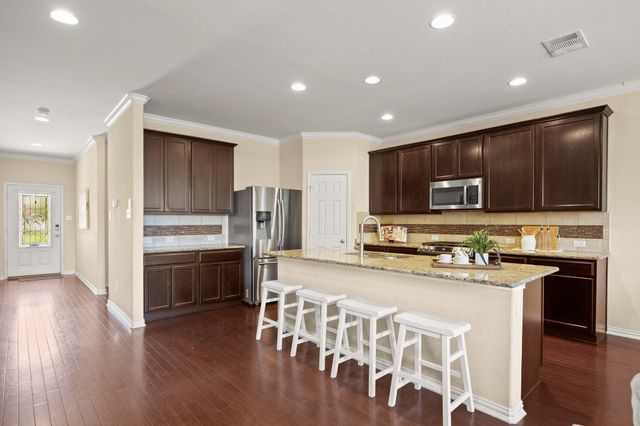 204 Carrington DR, Buda, TX 78610