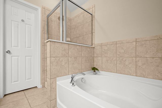 204 Carrington DR, Buda, TX 78610