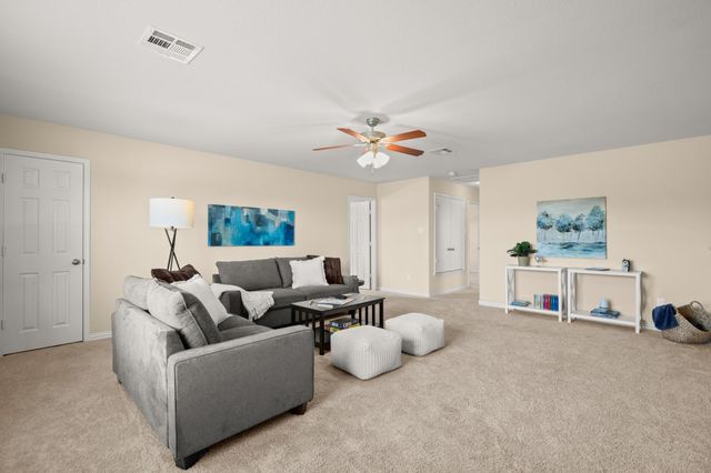 204 Carrington DR, Buda, TX 78610