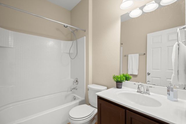 204 Carrington DR, Buda, TX 78610