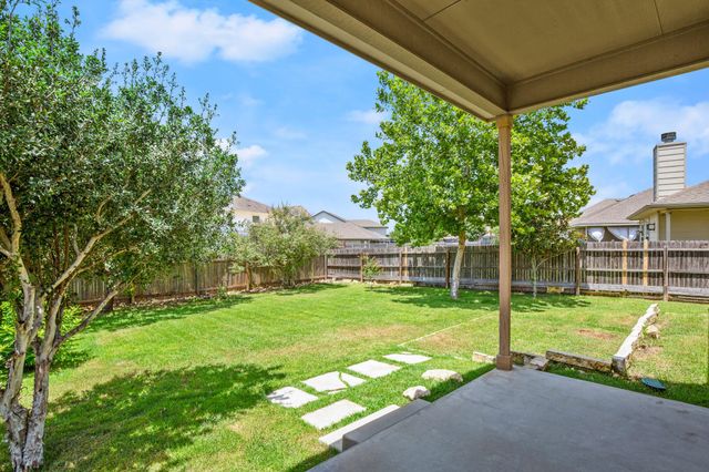204 Carrington DR, Buda, TX 78610