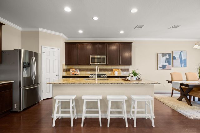 204 Carrington DR, Buda, TX 78610