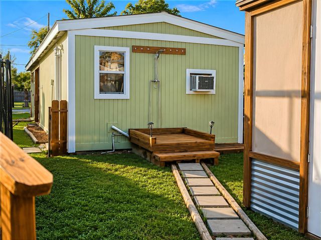 2829 N Sonny Lane, Galveston, TX 77554