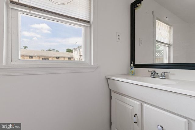 2409 N BROOM ST, Wilmington, DE 19802