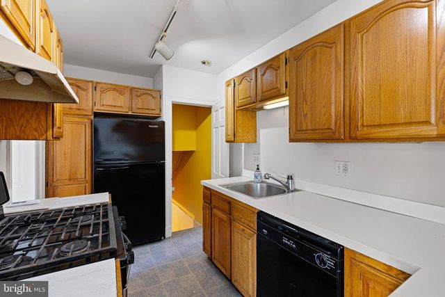 2409 N BROOM ST, Wilmington, DE 19802