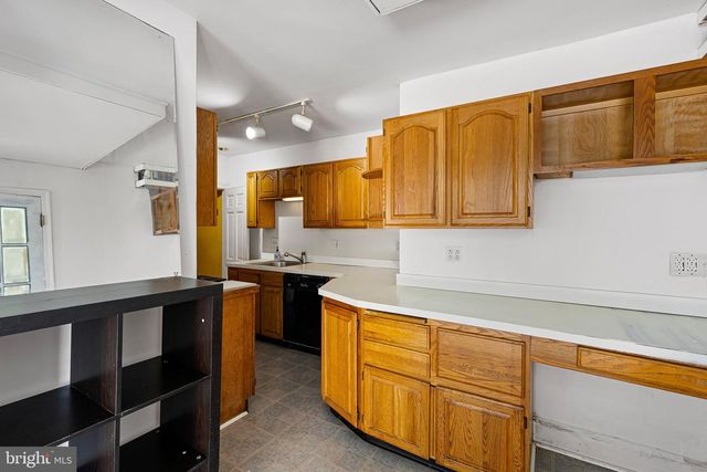 2409 N BROOM ST, Wilmington, DE 19802