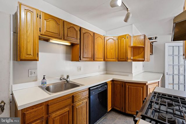 2409 N BROOM ST, Wilmington, DE 19802