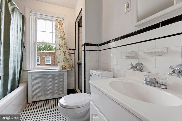 2409 N BROOM ST, Wilmington, DE 19802