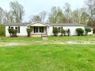 2551 Farms Cir, Woodlawn, TN 37191