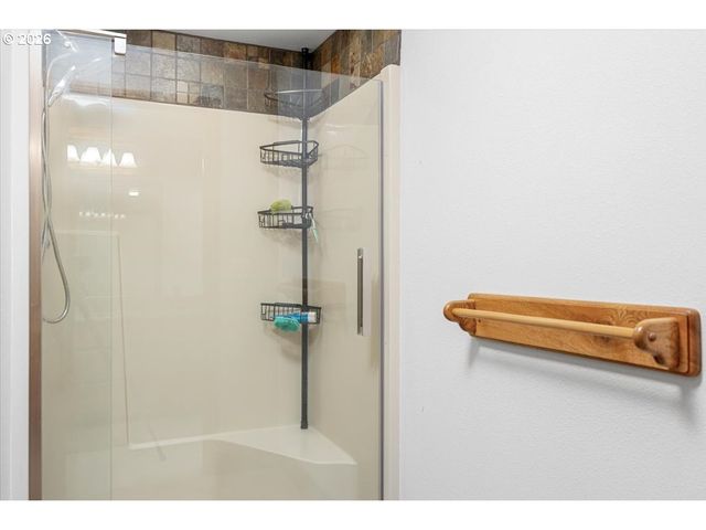 369 UPPER CAMP LOOP Rd, Roseburg, OR 97470