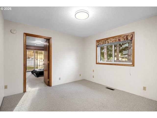 369 UPPER CAMP LOOP Rd, Roseburg, OR 97470