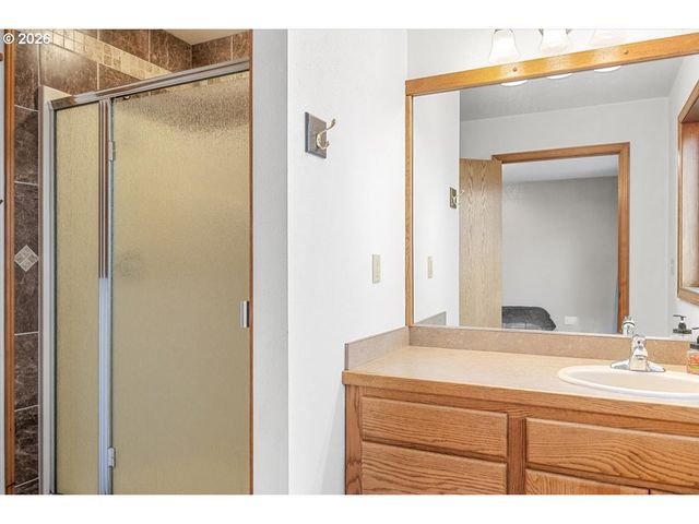 369 UPPER CAMP LOOP Rd, Roseburg, OR 97470