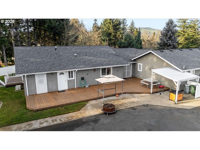 369 UPPER CAMP LOOP Rd, Roseburg, OR 97470